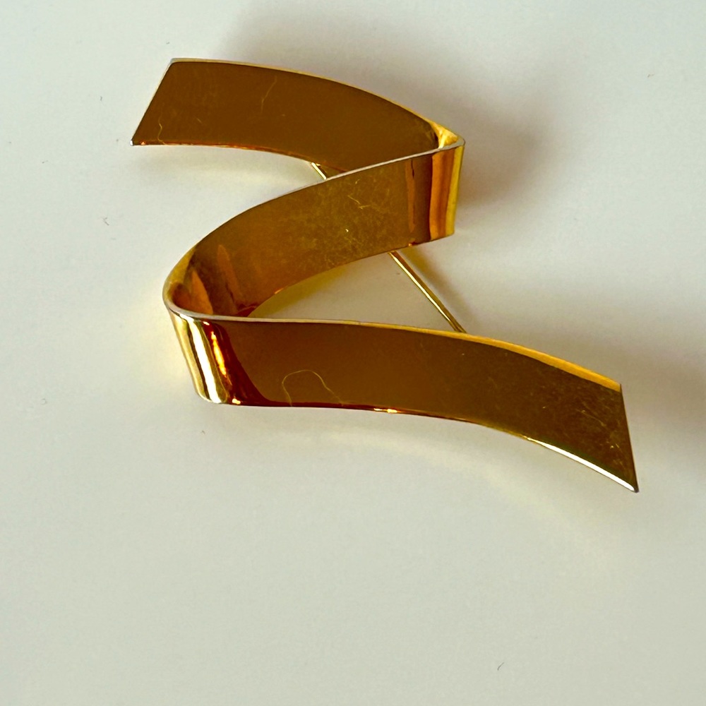 Monet Vintage Gold Tone Ribbon Brooch/ Pin